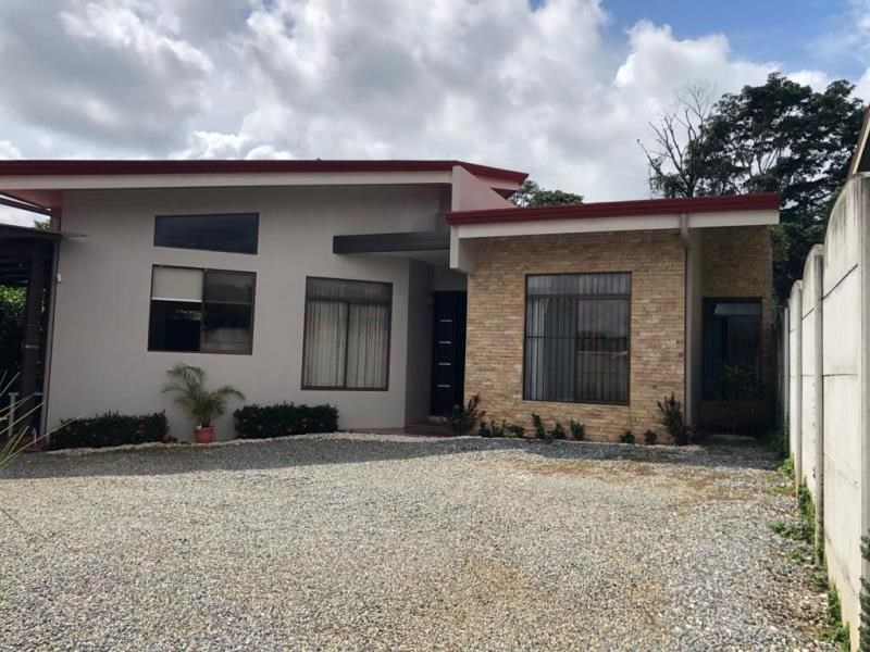 Spacious and newly constructed home close to downtown San Isidro de el General